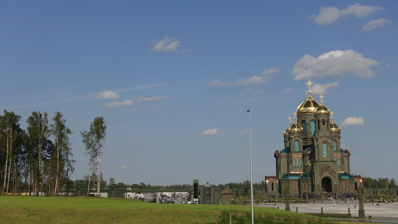 Храм с западной стороны