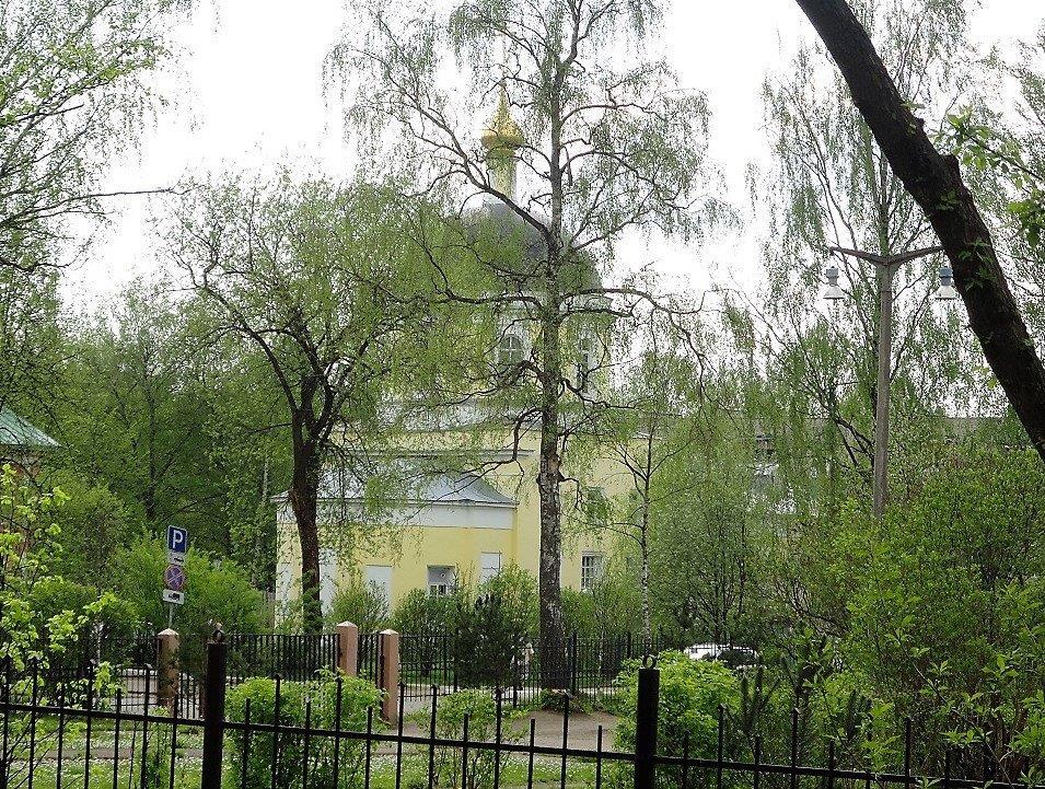 Церковь Троицы Живоначальной в Назарьево