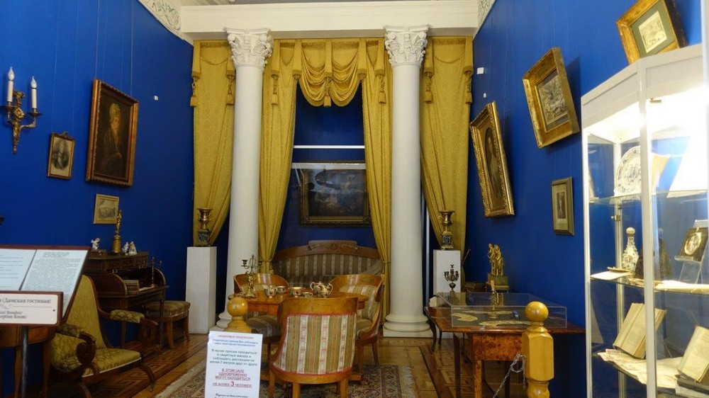 В музее - Дамская гостиная или Будуар