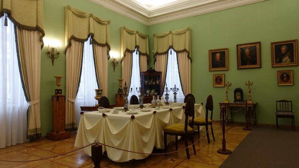 В музее - Столовая или обеденный зал