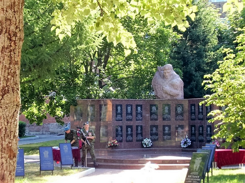 Кубинка - мемориал погибшим воинам 45 отдельного полка спецназа