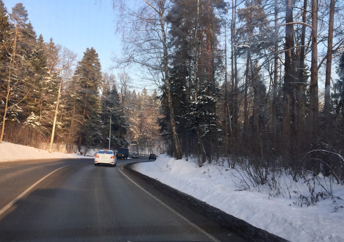 Изгибы спуски и подъемы Подушкинского шоссе