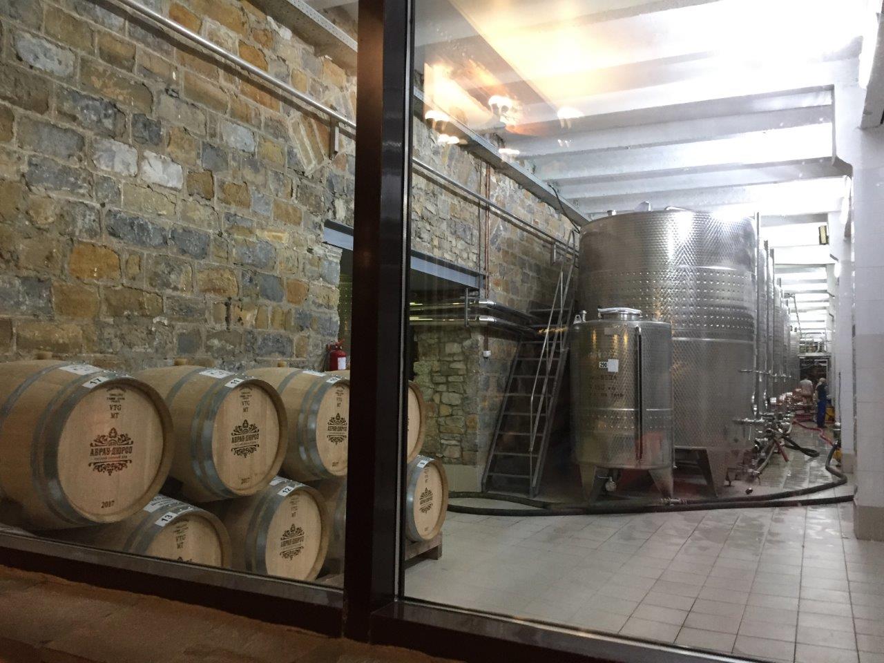 Внутри завода шампанских вин