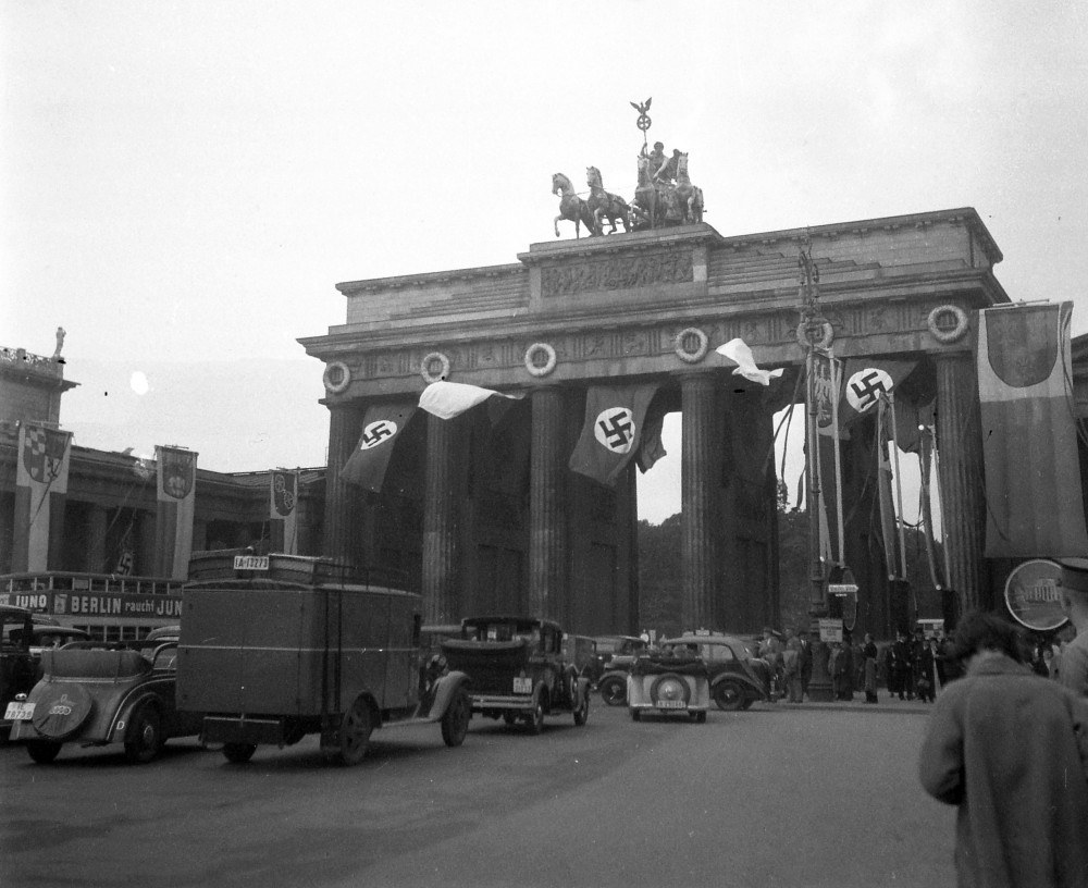 Бранденбургские ворота при Гитлере