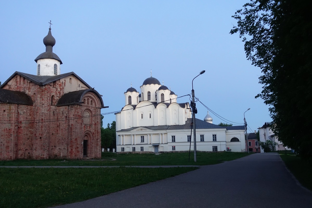 Церковь Параскевы Пятницы и Собор Николая Чудотворца Ярославово Дворище