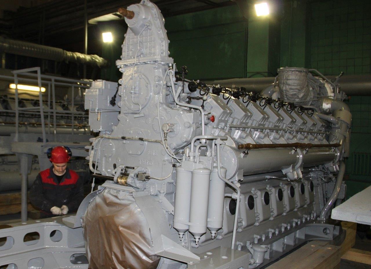 Современный дизель-генератор в цеху Коломенского завода