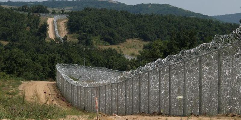 Забор на границе Болгарии и Турции